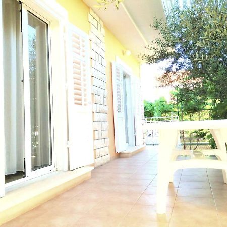 Apartman Antulov Srima Zewnętrze zdjęcie